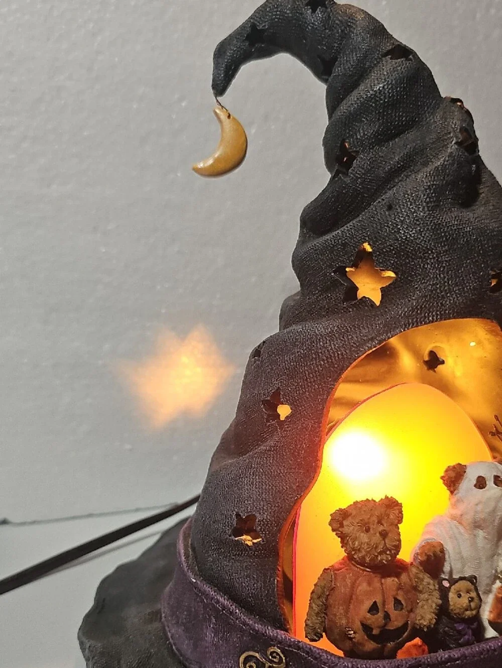 Boyds Bears Esbearedla's Hat Figurine Night Light